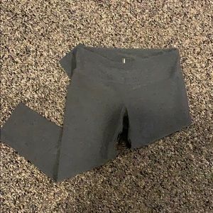 Mondetta Grey Cropped Leggings